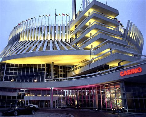 casino montreal hours